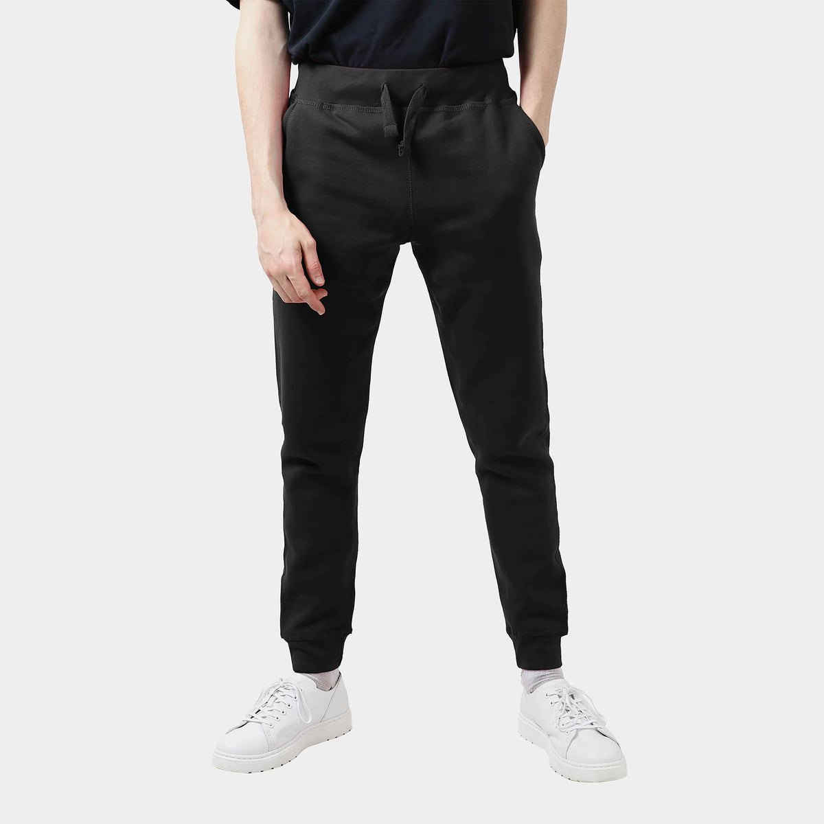 Men’s Fleece Joggers in joggers_sweatpants_jogging pants_track pants_track pants men_mens sweatpants_boys joggers_mens tracksuit bottoms_Black - Hat and Beyond fleece joggers