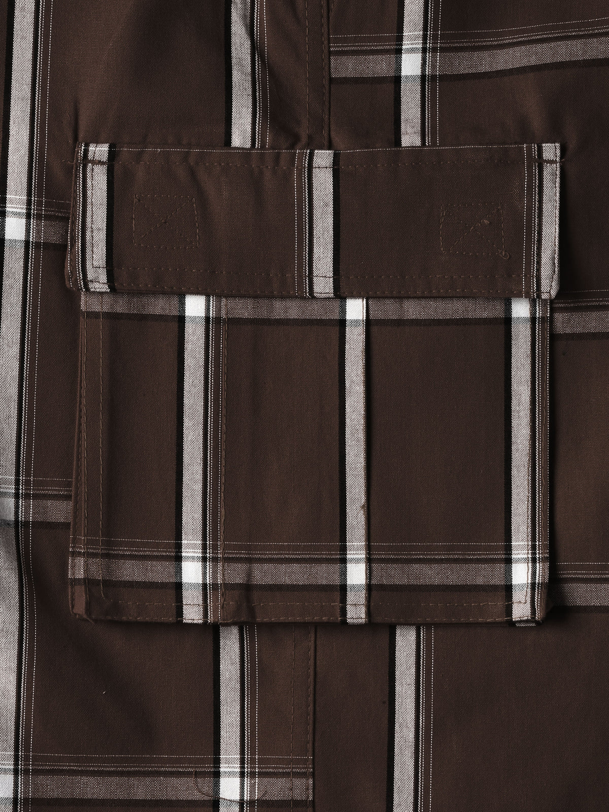 Men’s Checkered Plaid Cargo Shorts in Brown - Hat and Beyond casual shorts