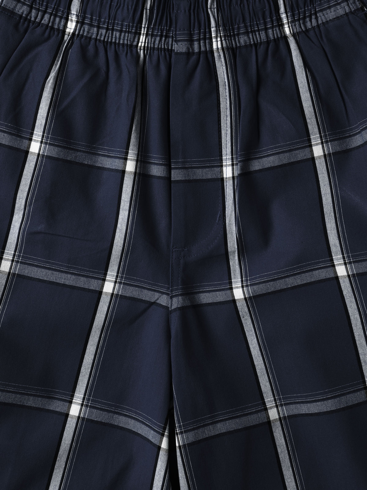 Men’s Checkered Plaid Cargo Shorts in Navy - Hat and Beyond casual shorts