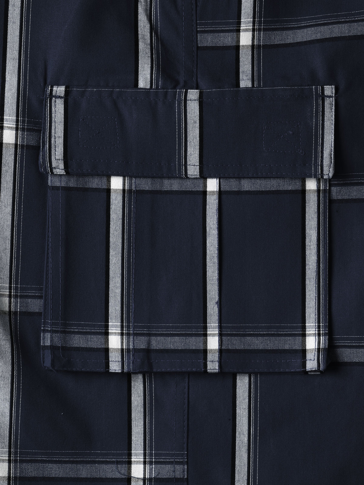 Men’s Checkered Plaid Cargo Shorts in Navy - Hat and Beyond casual shorts