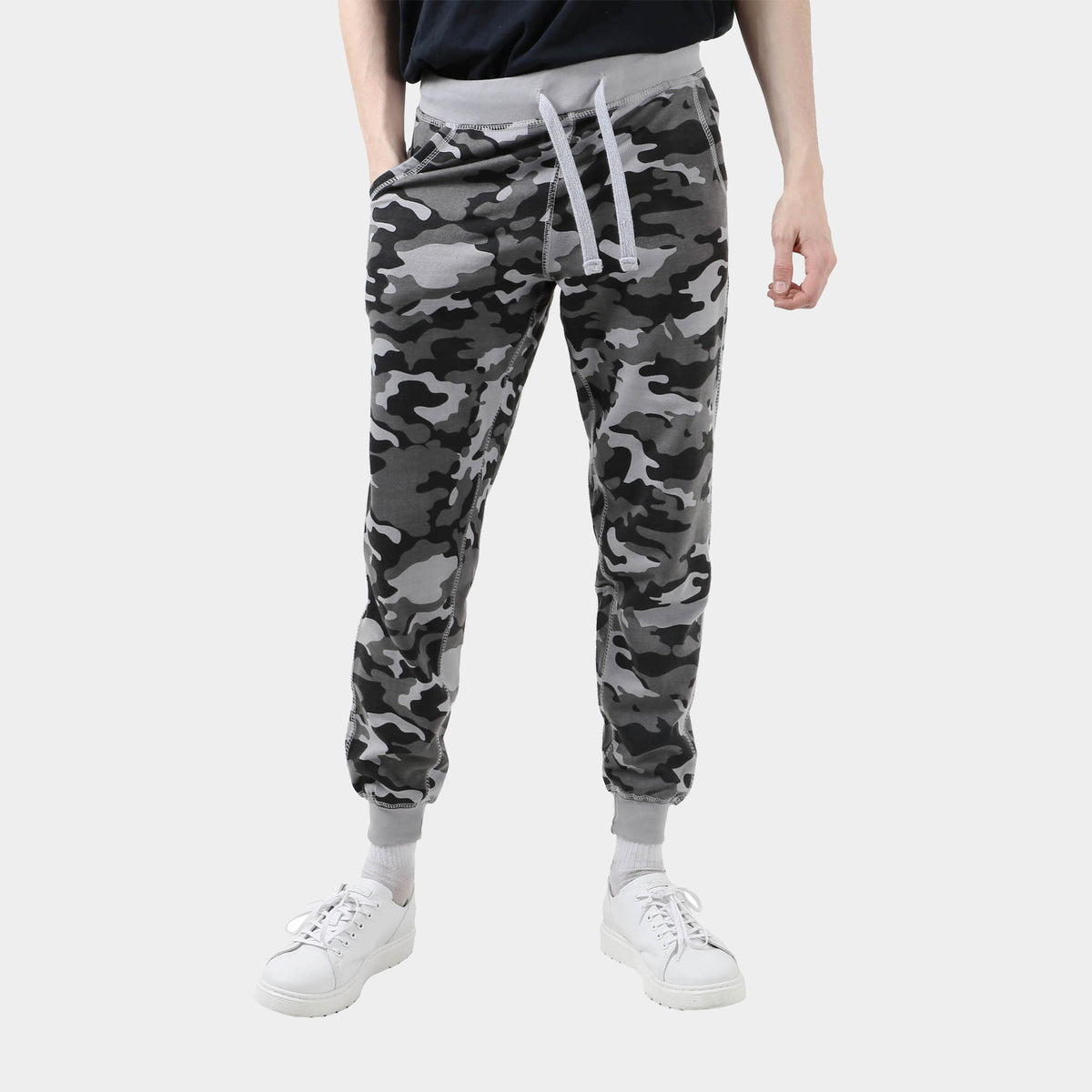 Men’s Basic Joggers in mens joggers_jogger pants_skinny jogger_mens skinny joggers_skinny sweatpants_boys skinny joggers_super skinny joggers_skinny tracksuit_thin sweatpants_mens 