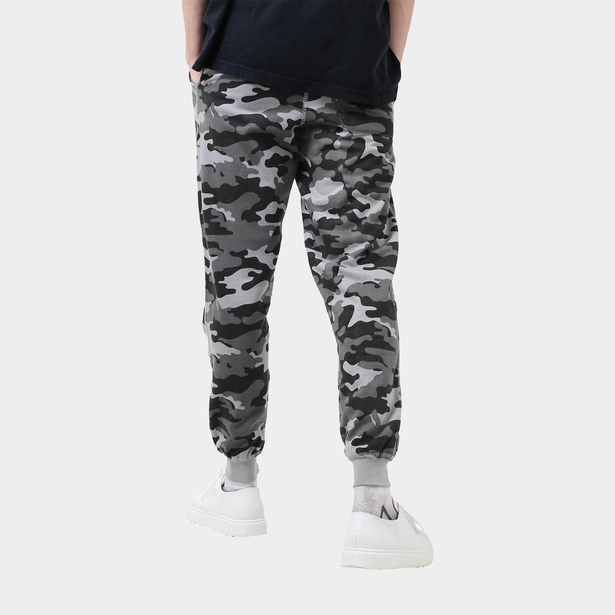 Men’s Basic Joggers in mens joggers_jogger pants_skinny jogger_mens skinny joggers_skinny sweatpants_boys skinny joggers_super skinny joggers_skinny tracksuit_thin sweatpants_mens 