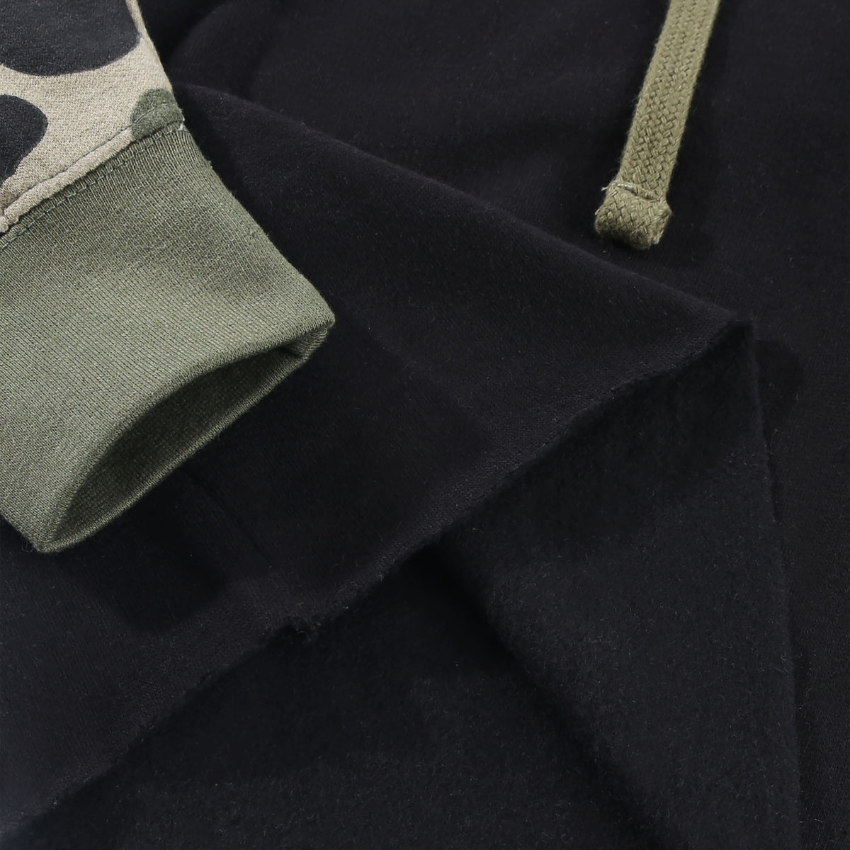 Women’s Crop Top Hoodie in crop_top_hoodie_fleece_long_top_corto_sleeve_pullover_camisa_de_entrenamiento_hooded_sweatshirt_casual_loose_shirt_teen_girl_fashion_cute_raglan_army_cam